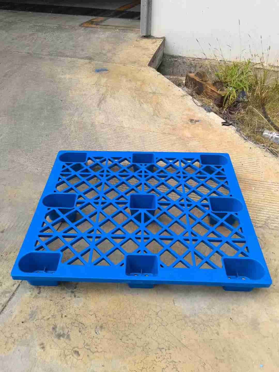 云南昆明1111九脚塑料卡板（物流快递适用）厂家直销(图2)