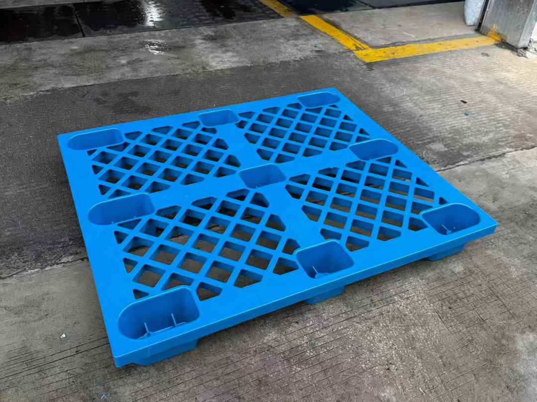 云南昆明九脚网格塑料托盘批发，厂家直销(图2)
