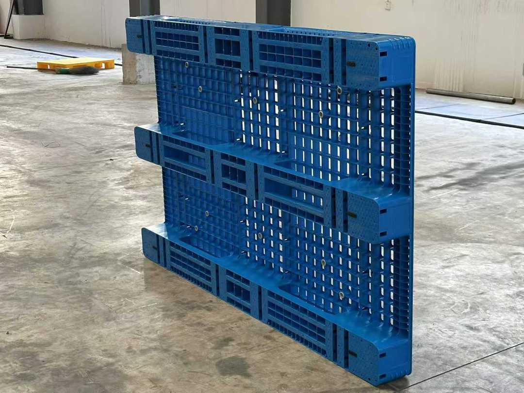 云南昆明1210网格川字塑料托盘（货架专用）厂家直销(图2)