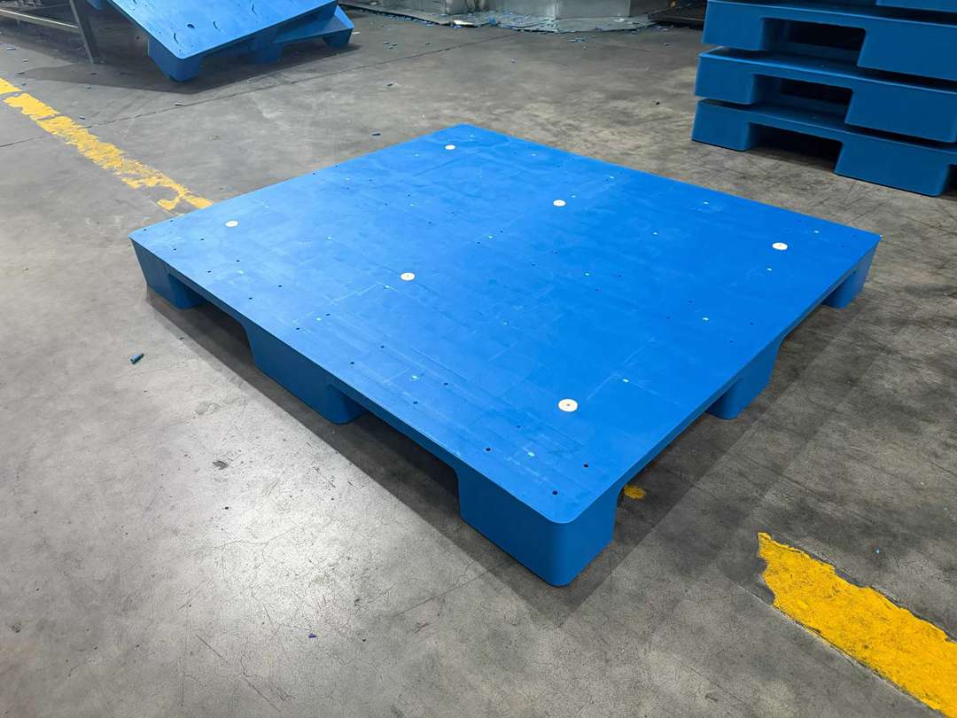 昆明轻型货物周转九脚平板托盘厂家直销(图1)